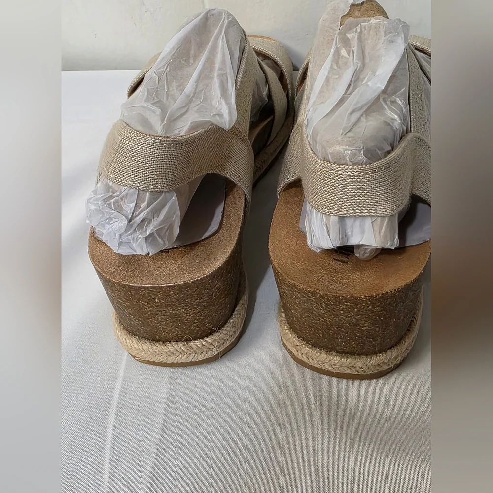 Life Stride Breeze Strappy Sandal In Almond Milk Womens Size 7 Wide New In Box